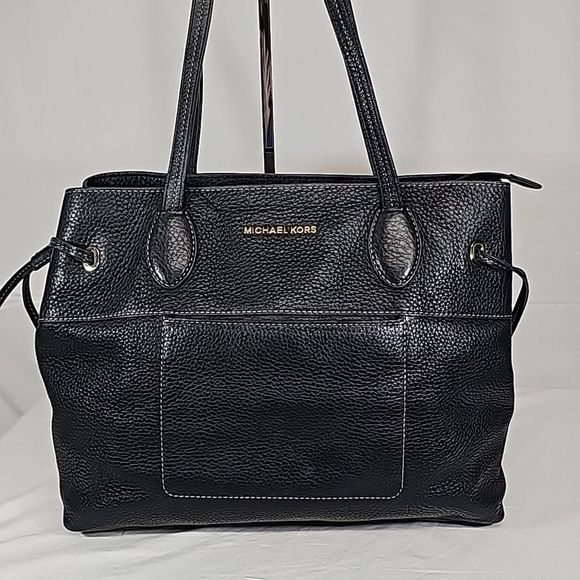 Michael Kors Mae East West Drawstring Leather Tote BFPM-06-288 EUC - Picture 1 of 15